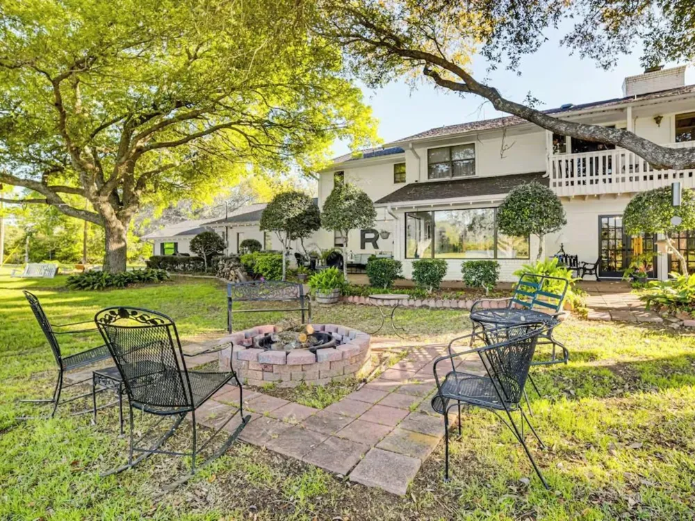 601 E Collard Street Madisonville, TX 77864