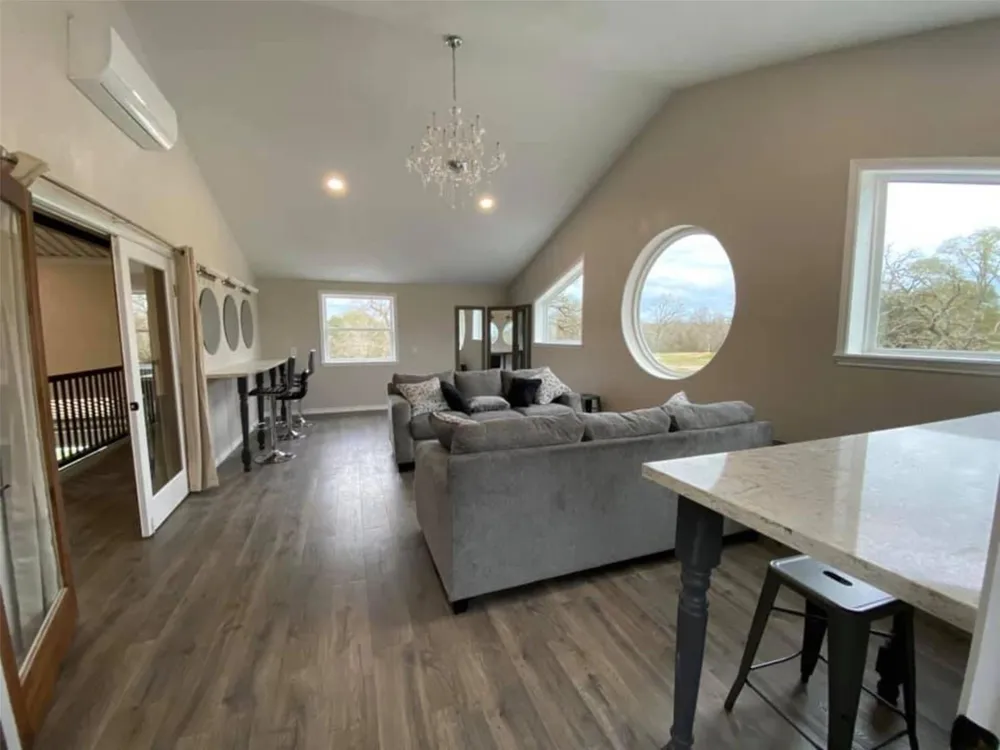601 E Collard Street Madisonville, TX 77864