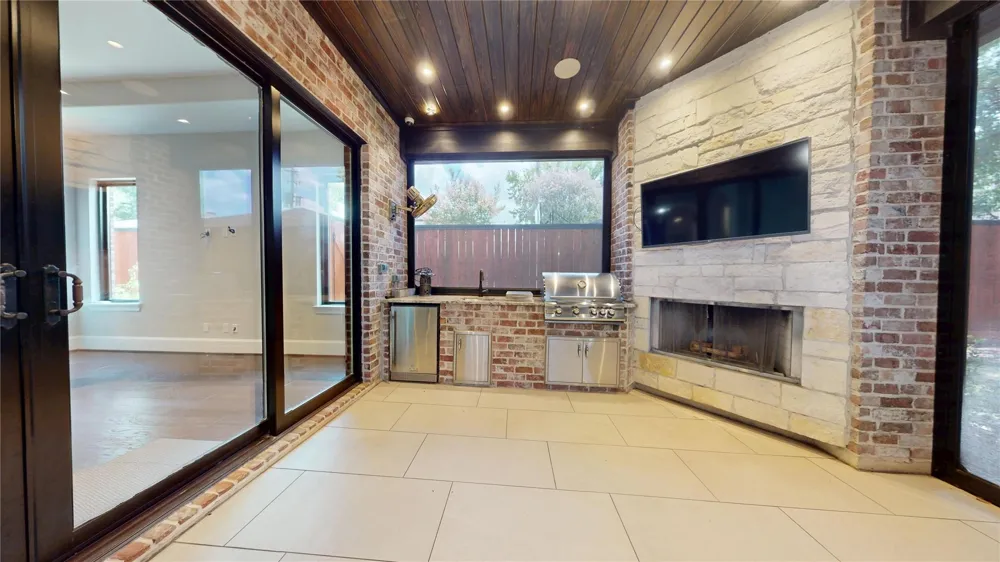 4719 Waring Street Houston, TX 77027