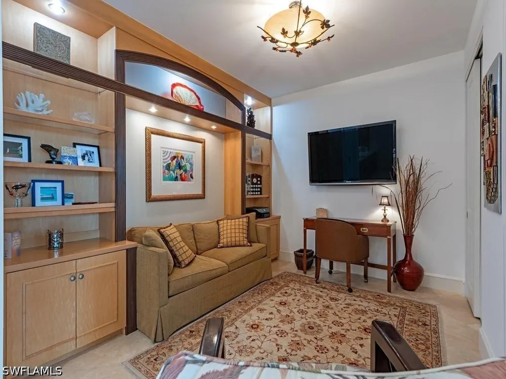 5th Avenue S #203 Naples, FL 34102