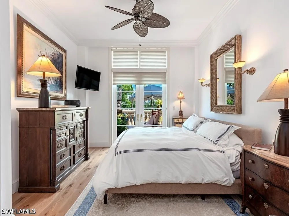 5th Avenue S #203 Naples, FL 34102