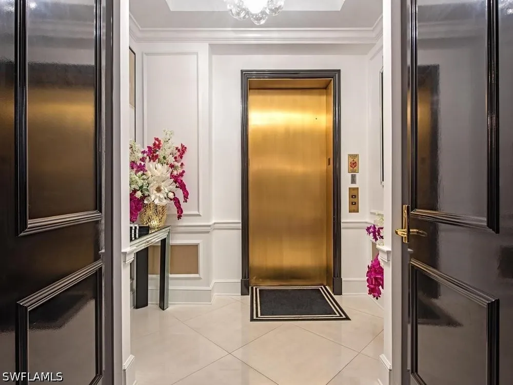5th Avenue S #203 Naples, FL 34102