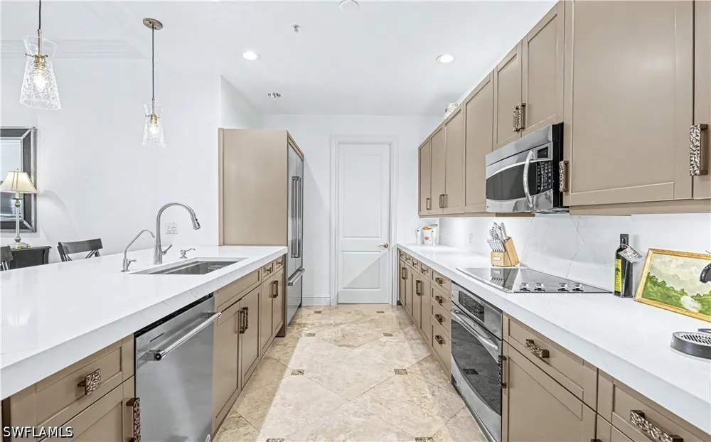 5th Avenue S #203 Naples, FL 34102