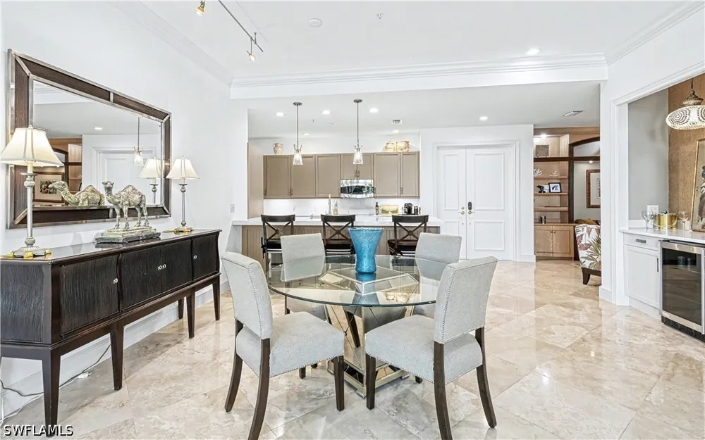 5th Avenue S #203 Naples, FL 34102