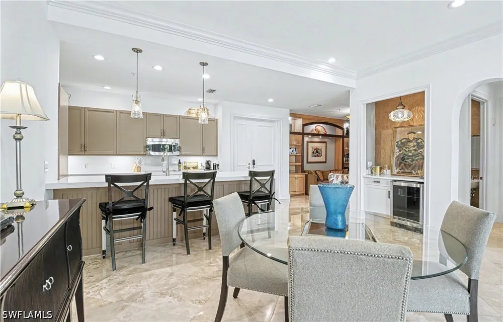5th Avenue S #203 Naples, FL 34102
