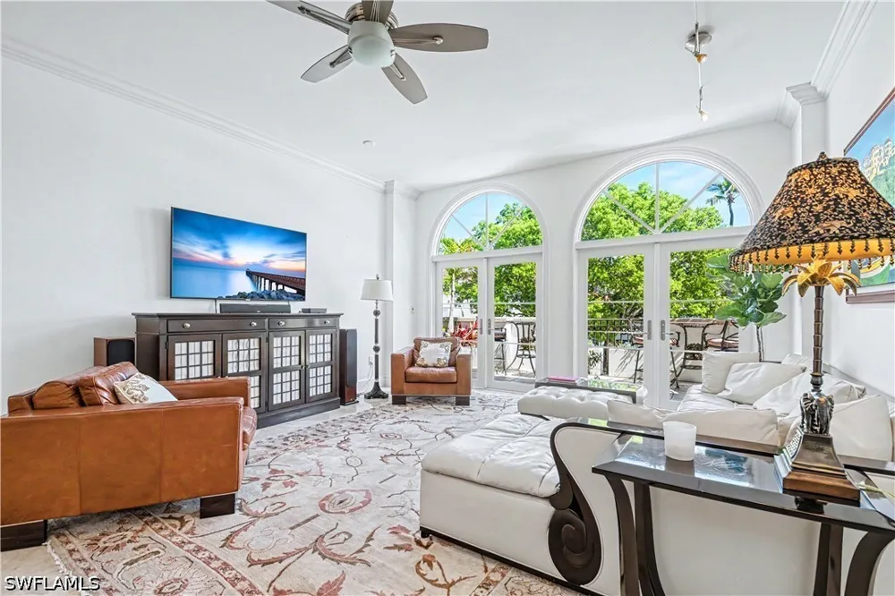 5th Avenue S #203 Naples, FL 34102