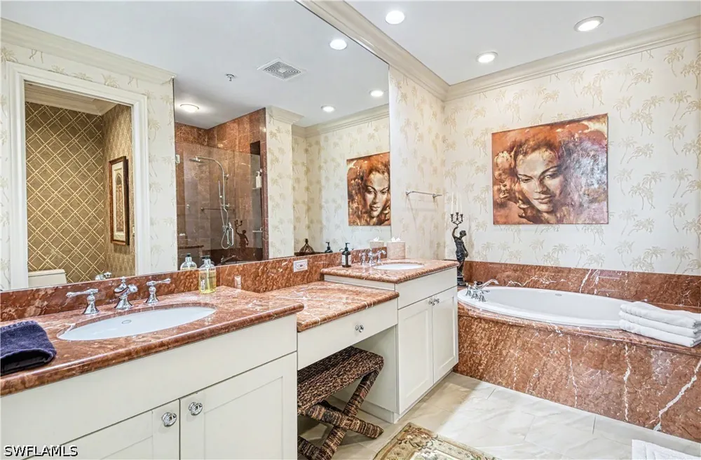 5th Avenue S #203 Naples, FL 34102