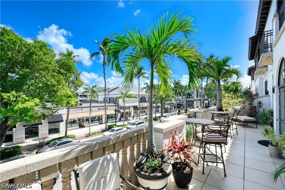 5th Avenue S #203 Naples, FL 34102