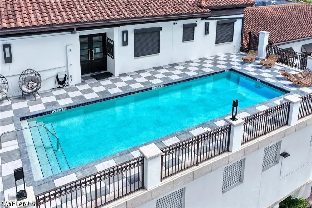 5th Avenue S #203 Naples, FL 34102