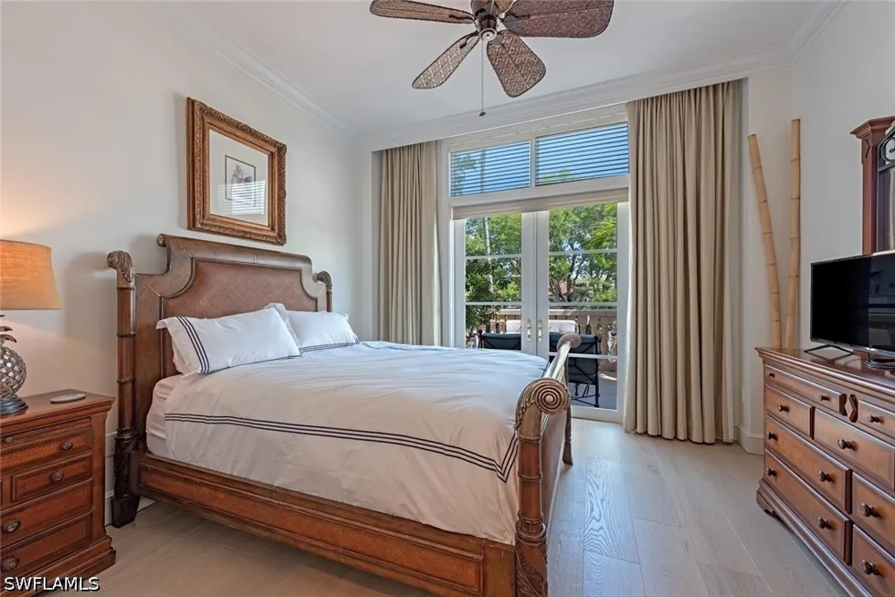 5th Avenue S #203 Naples, FL 34102