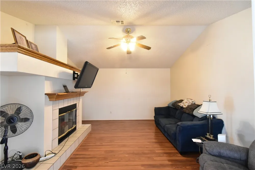 5851 Medallion Drive #101 Las Vegas, NV 89122