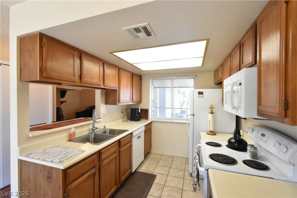 5851 Medallion Drive #101 Las Vegas, NV 89122