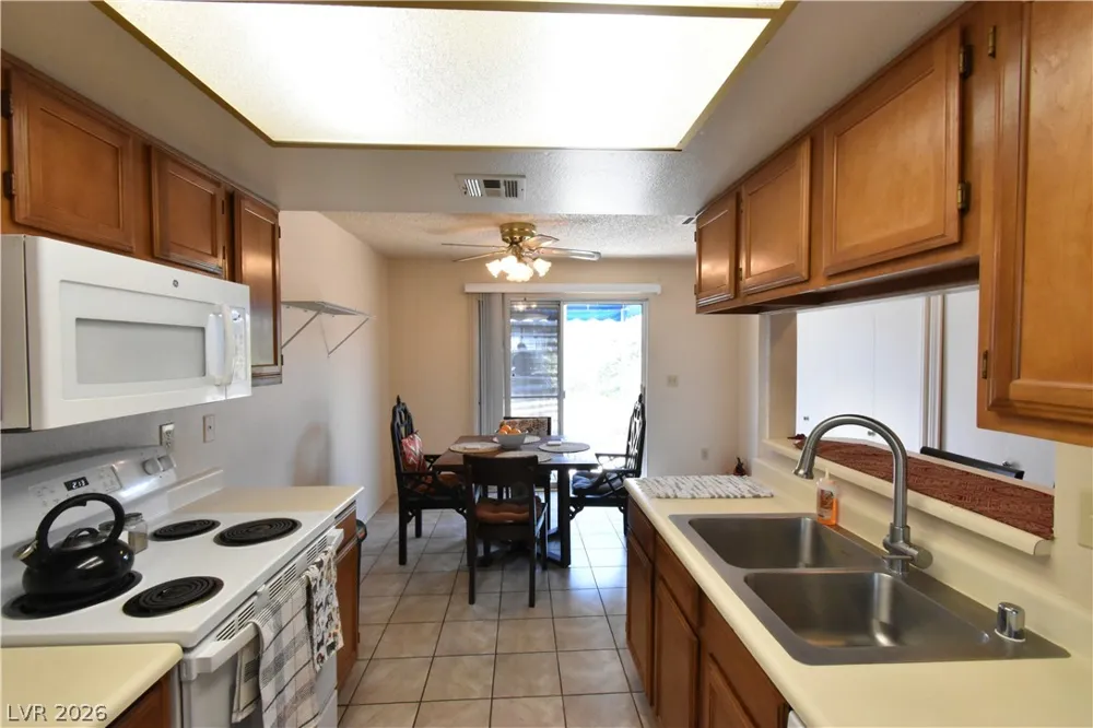 5851 Medallion Drive #101 Las Vegas, NV 89122