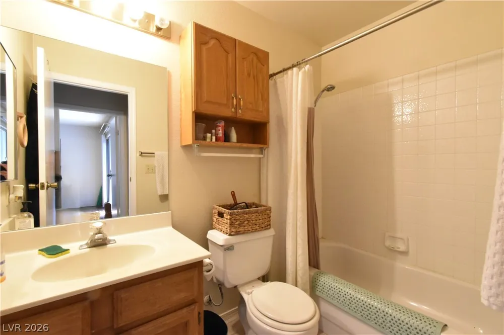 5851 Medallion Drive #101 Las Vegas, NV 89122