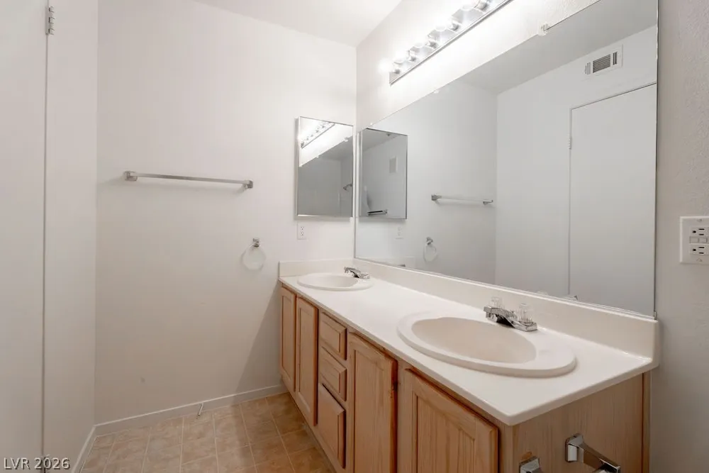 4955 Lindell Road #218 Las Vegas, NV 89118