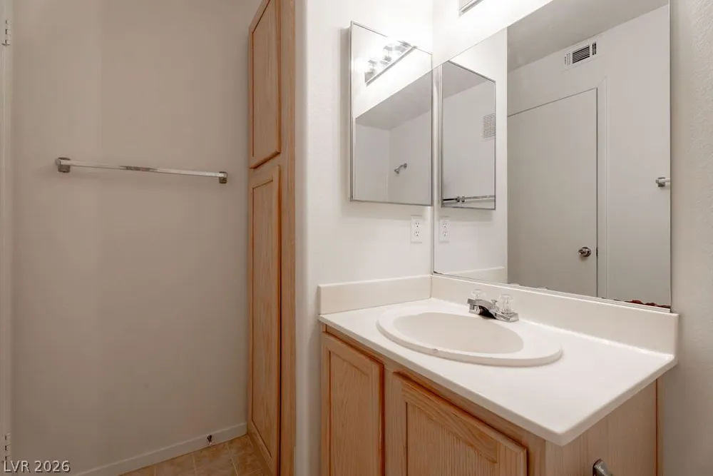 4955 Lindell Road #218 Las Vegas, NV 89118