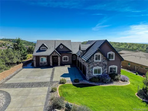 3725 Twisted Oak Circle