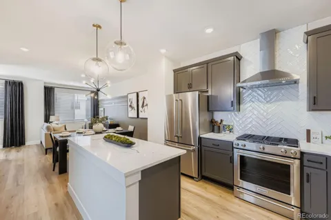 15264 W 68th Place