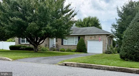 175 ORCHARD CIRCLE