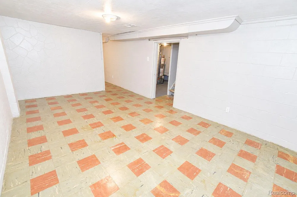 3933 Clairmont Street Flint City, MI 48532