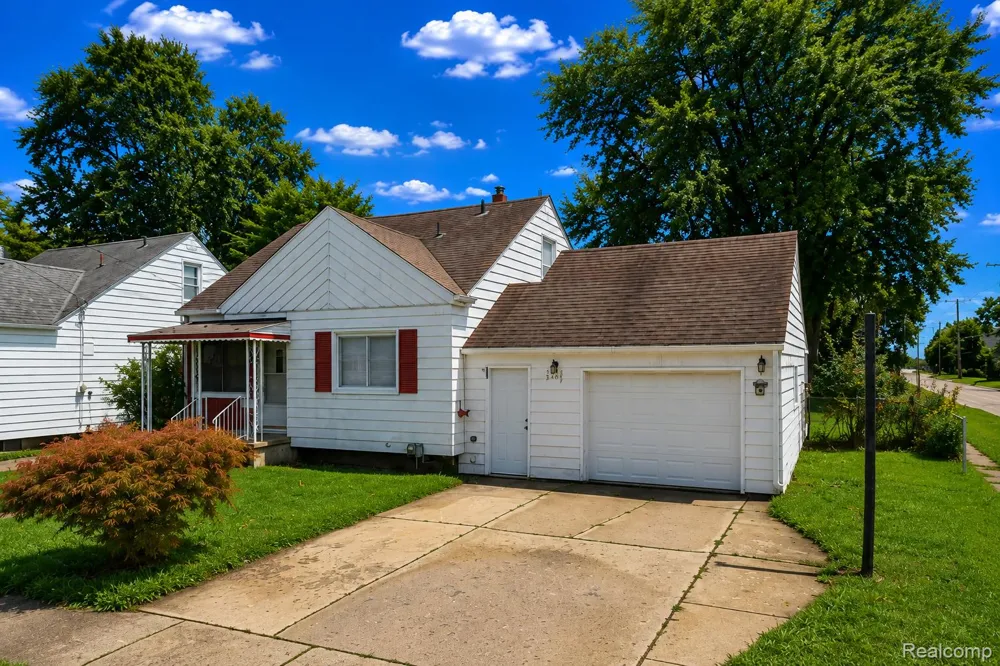 3933 Clairmont Street Flint City, MI 48532