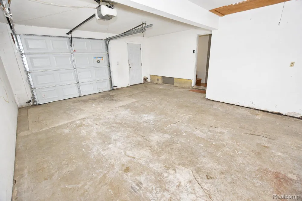3933 Clairmont Street Flint City, MI 48532
