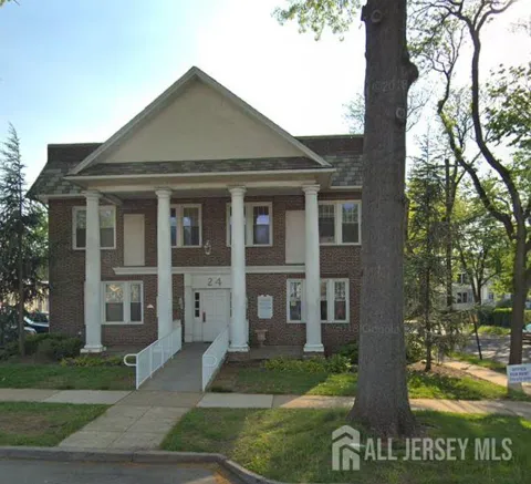 24 3rd Avenue