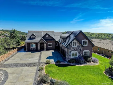 3725 Twisted Oak Circle