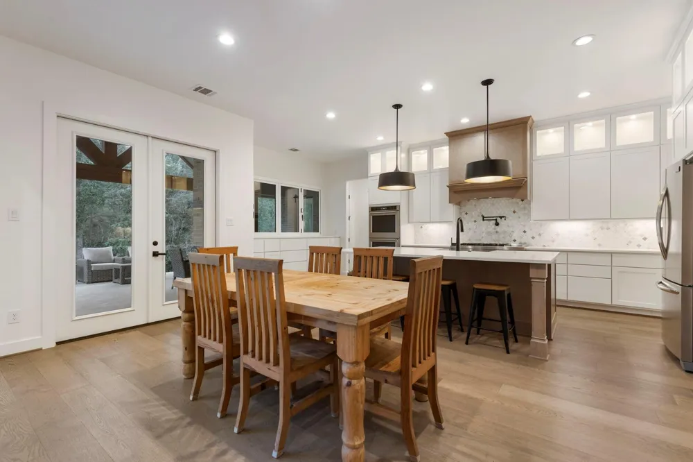 7304 Magnolia Hollow Drive Montgomery, TX 77316