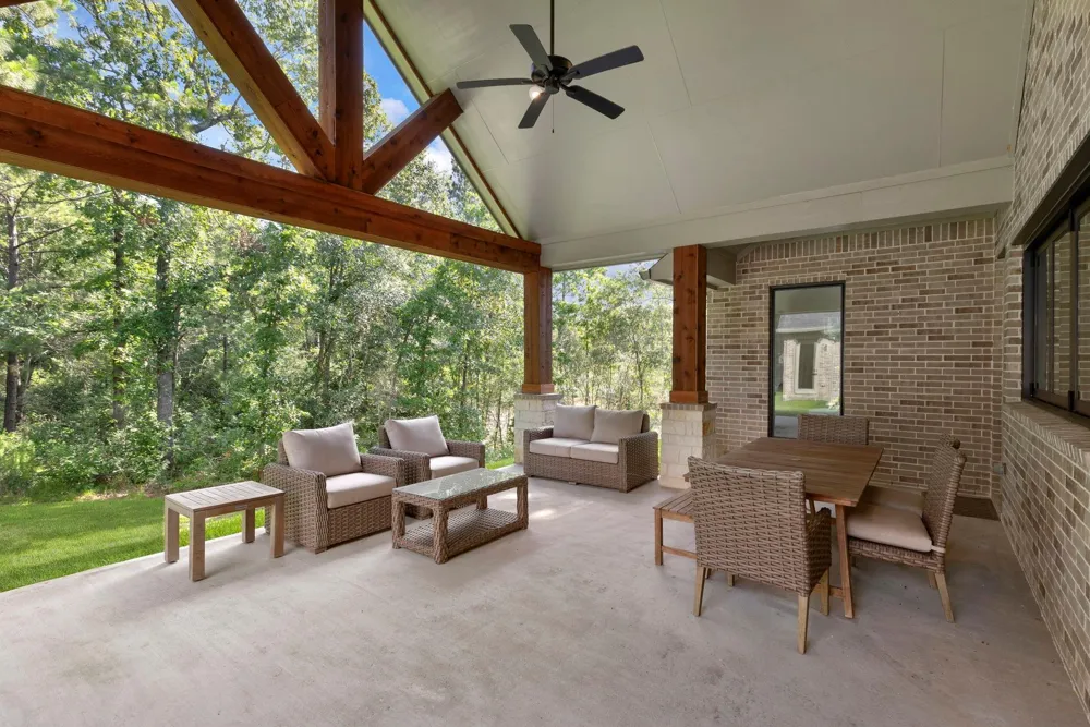 7304 Magnolia Hollow Drive Montgomery, TX 77316