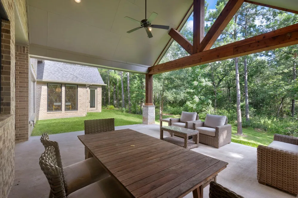 7304 Magnolia Hollow Drive Montgomery, TX 77316