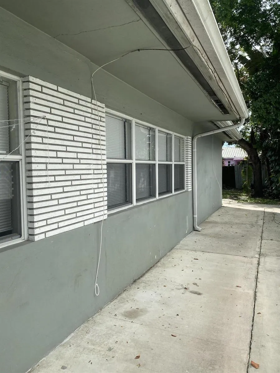 1546 NE 32nd Street #B Oakland Park, FL 33334