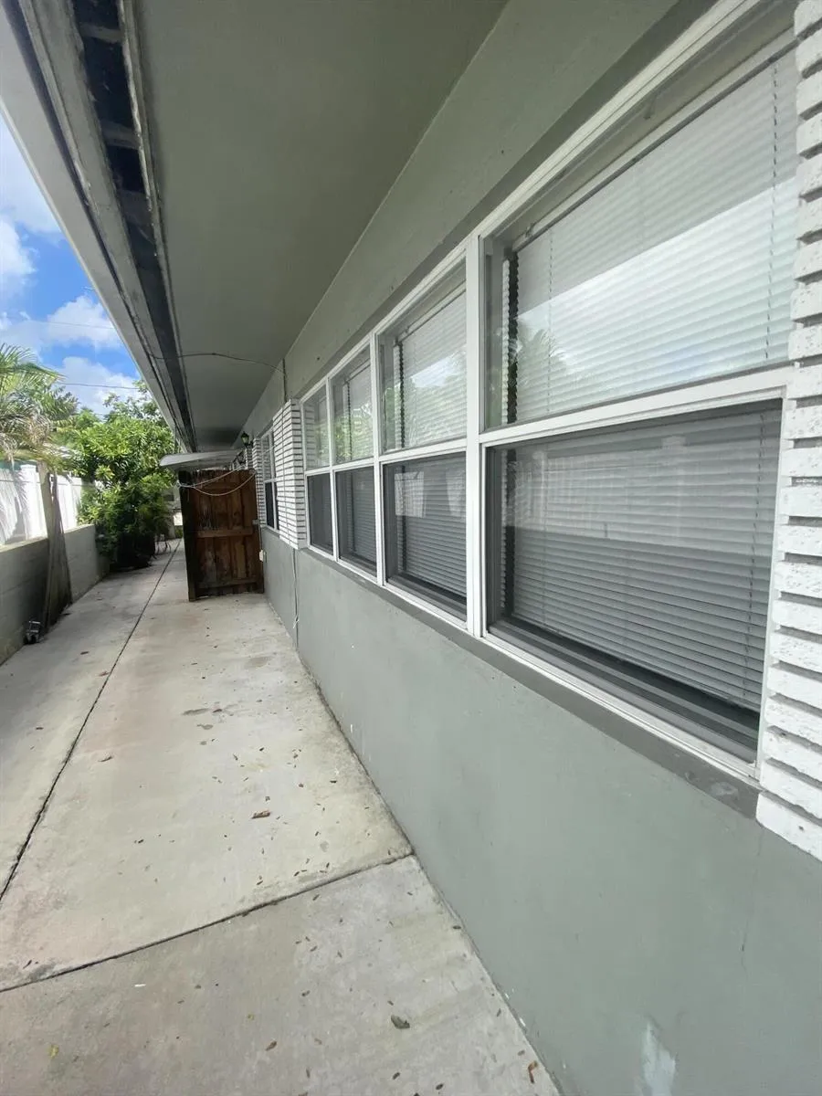 1546 NE 32nd Street #B Oakland Park, FL 33334