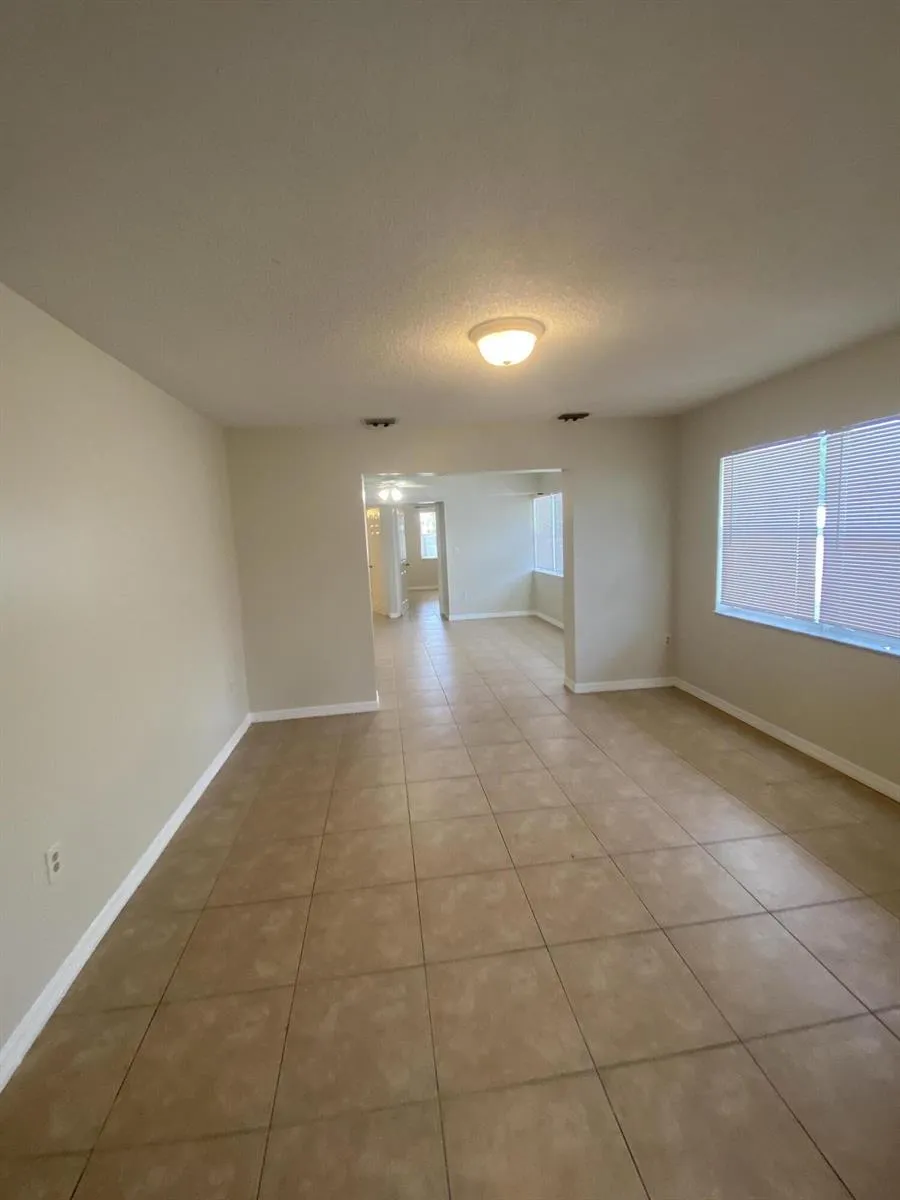 1546 NE 32nd Street #B Oakland Park, FL 33334