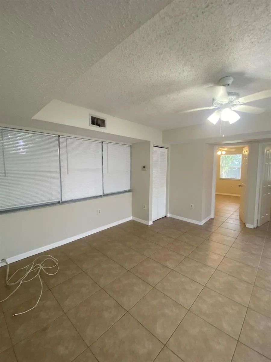 1546 NE 32nd Street #B Oakland Park, FL 33334