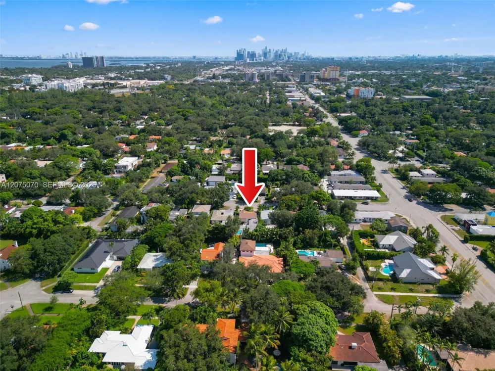 235 NE 90th St El Portal, FL 33138