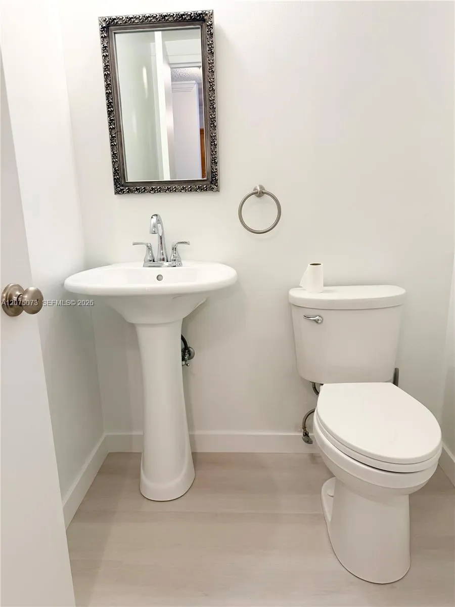 3725 S Ocean Dr #521 Hollywood, FL 33019