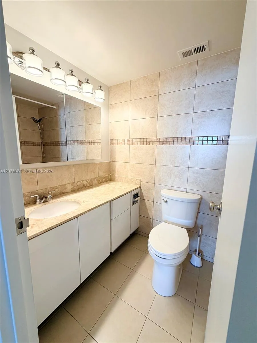 3725 S Ocean Dr #521 Hollywood, FL 33019