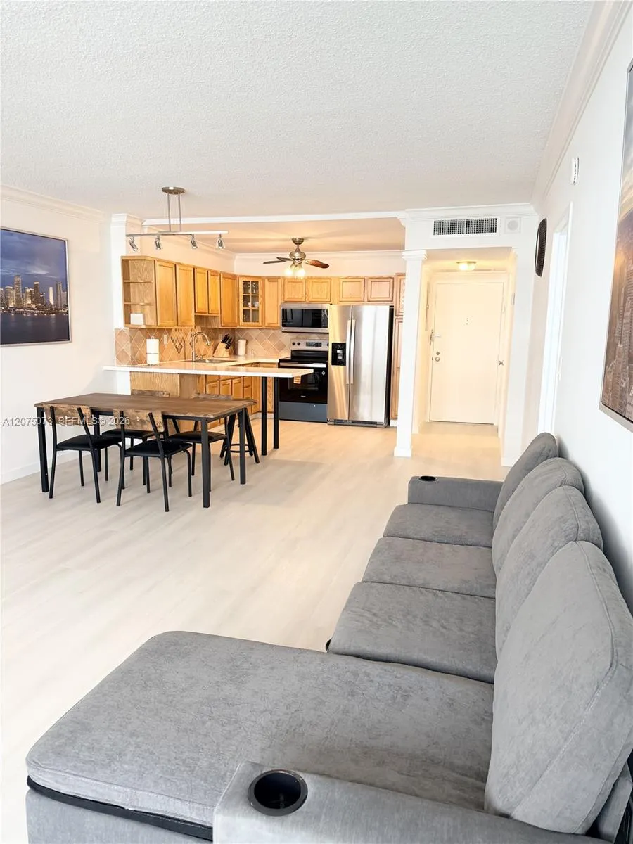 3725 S Ocean Dr #521 Hollywood, FL 33019