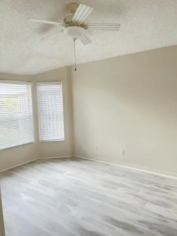 542 10TH PLACE Vero Beach, FL 32960