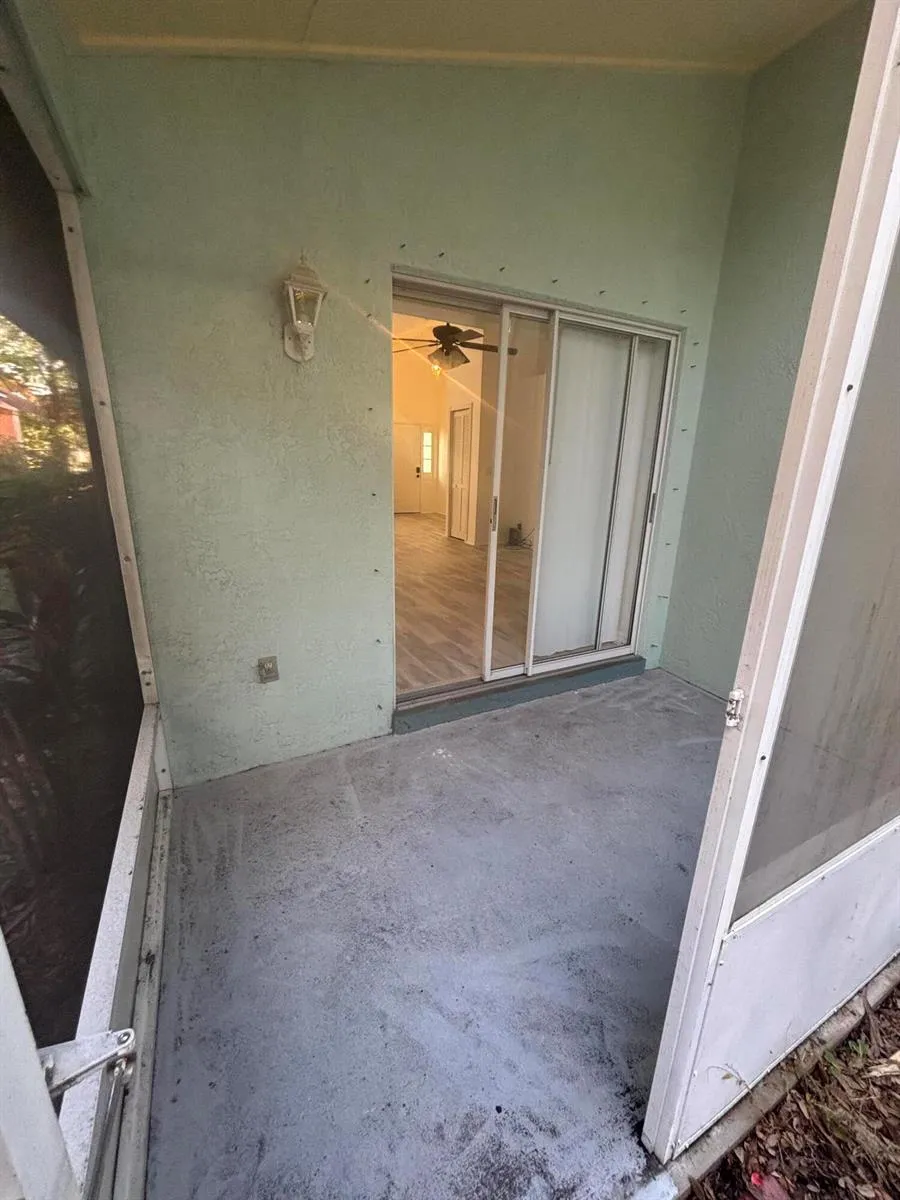 542 10TH PLACE Vero Beach, FL 32960