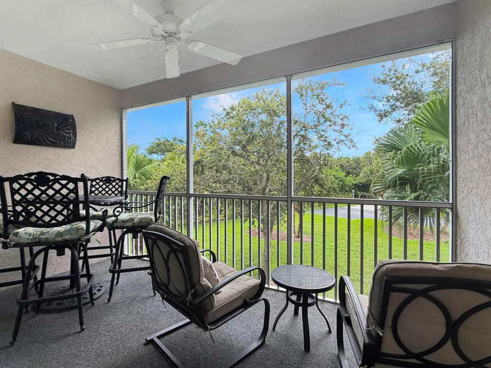 295 Grand Royale Circle #202 Vero Beach, FL 32962