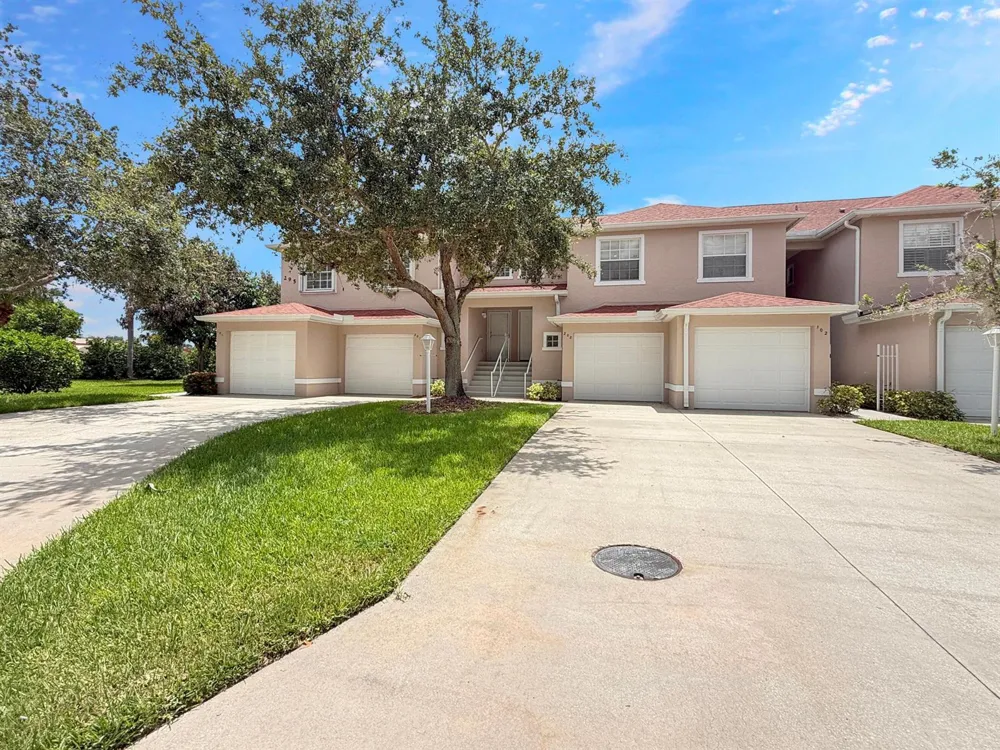 295 Grand Royale Circle #202 Vero Beach, FL 32962