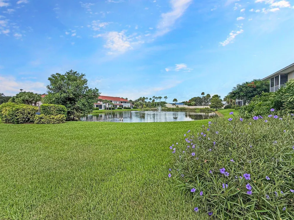 295 Grand Royale Circle #202 Vero Beach, FL 32962