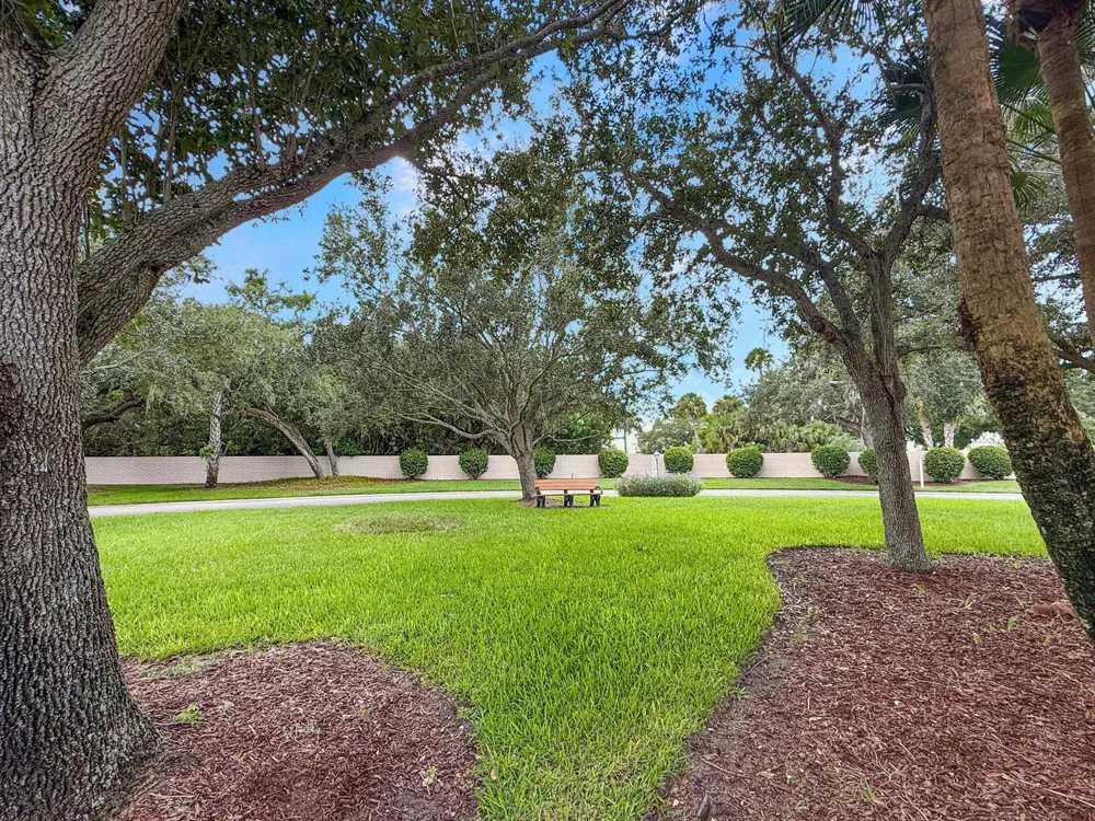 295 Grand Royale Circle #202 Vero Beach, FL 32962