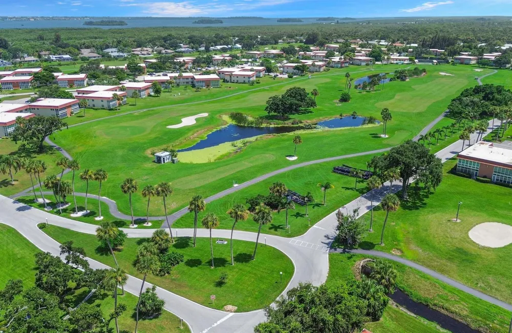 295 Grand Royale Circle #202 Vero Beach, FL 32962