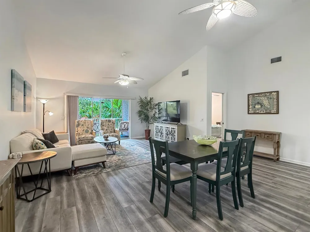 295 Grand Royale Circle #202 Vero Beach, FL 32962