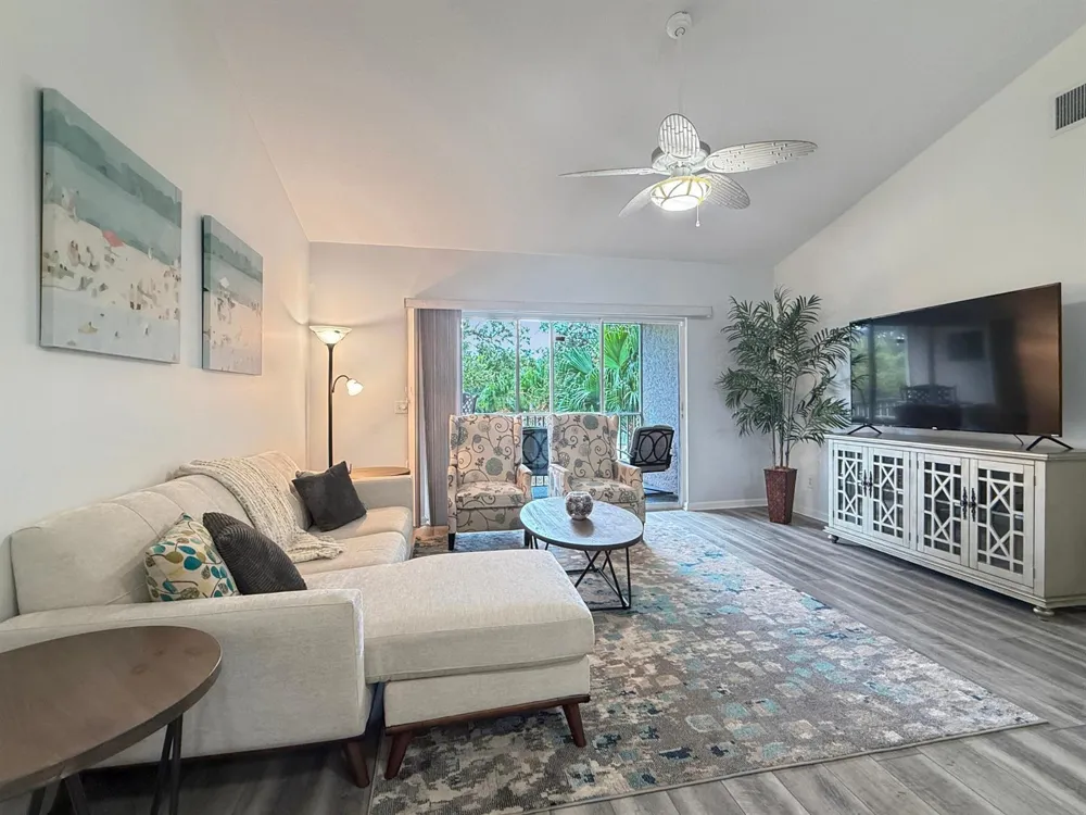 295 Grand Royale Circle #202 Vero Beach, FL 32962