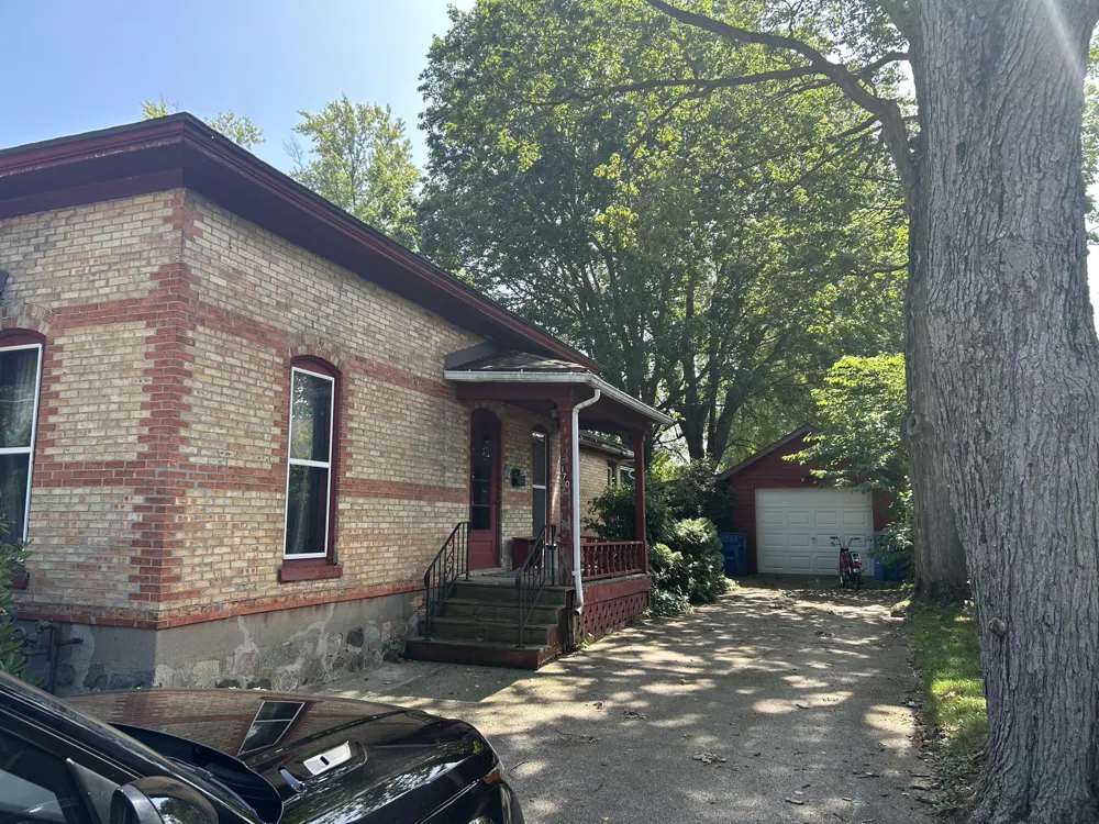 170 Grove Street Coopersville, MI 49404
