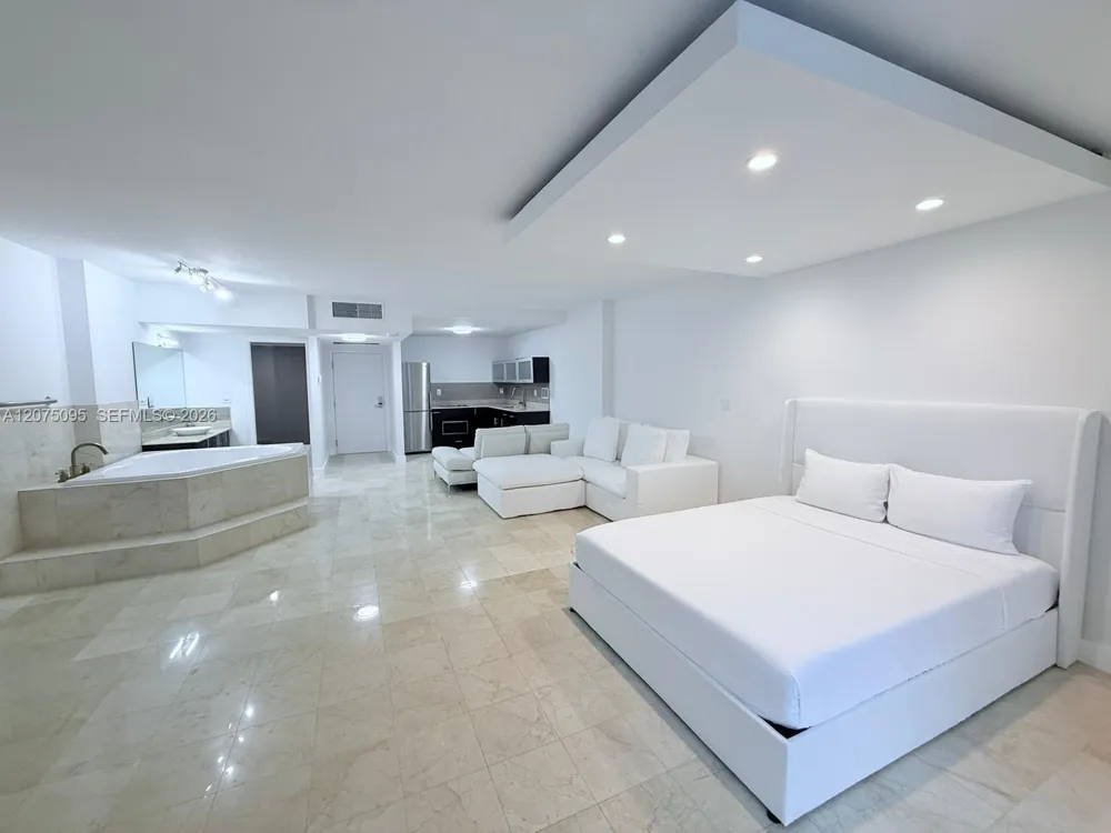 2301 Collins Ave #621 Miami Beach, FL 33139